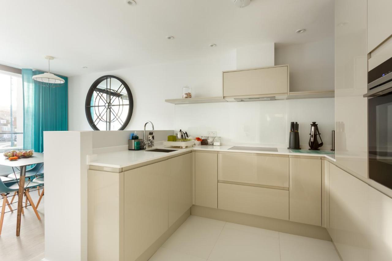 Apartment 2 Lyons House 斯沃尼奇 外观 照片