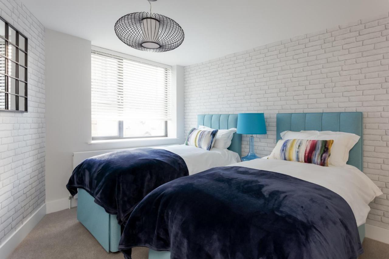 Apartment 2 Lyons House 斯沃尼奇 外观 照片