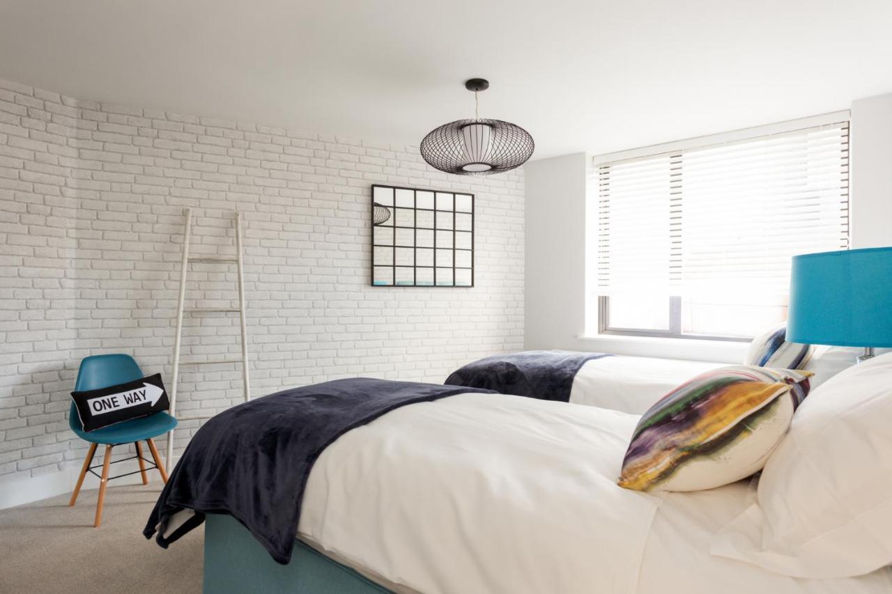 Apartment 2 Lyons House 斯沃尼奇 外观 照片